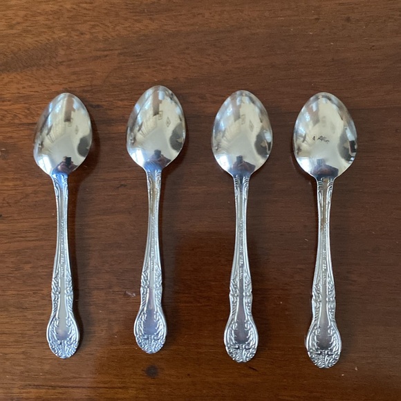 4 Espresso White Porcelain Demitasse/Expresso Cups, Saucer, & Spoon Set in Box - Picture 10 of 11